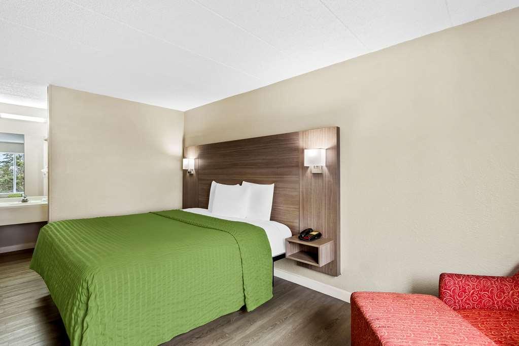 Econo Lodge Уиллоубрук Номер фото