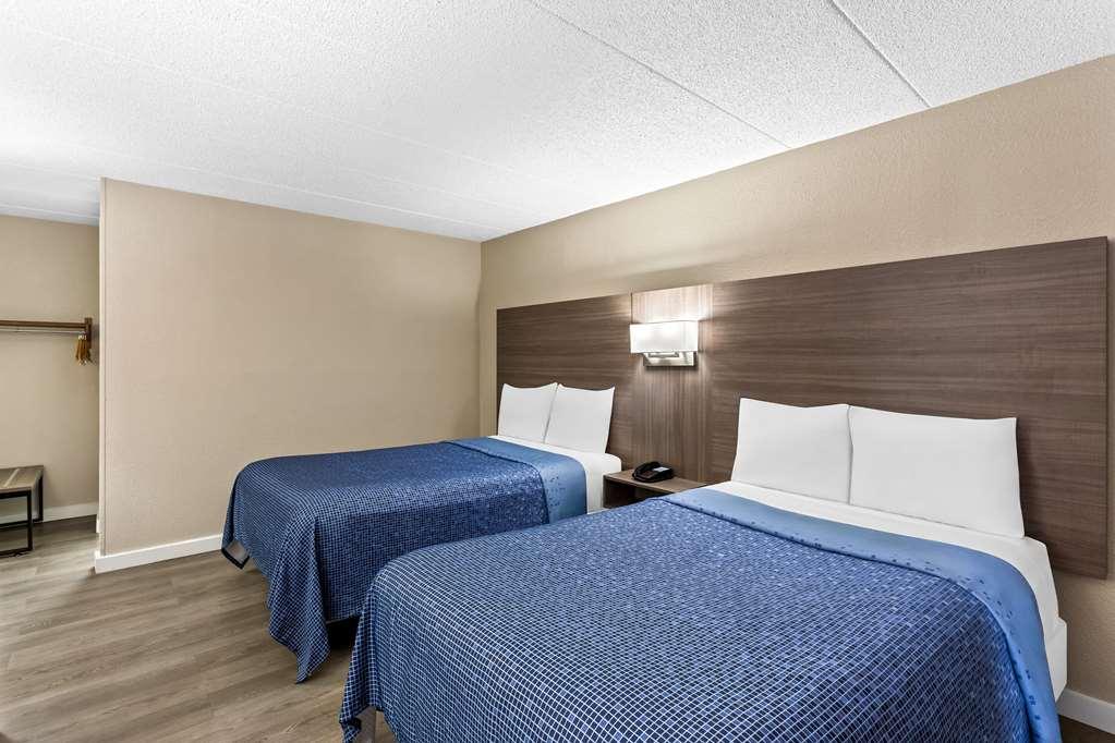 Econo Lodge Уиллоубрук Номер фото